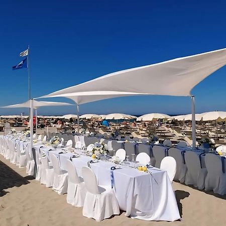 Hotel Baltic Мизано-Адриатико Экстерьер фото