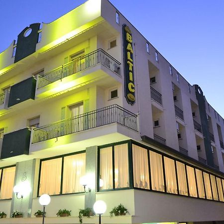 Hotel Baltic Мизано-Адриатико Экстерьер фото