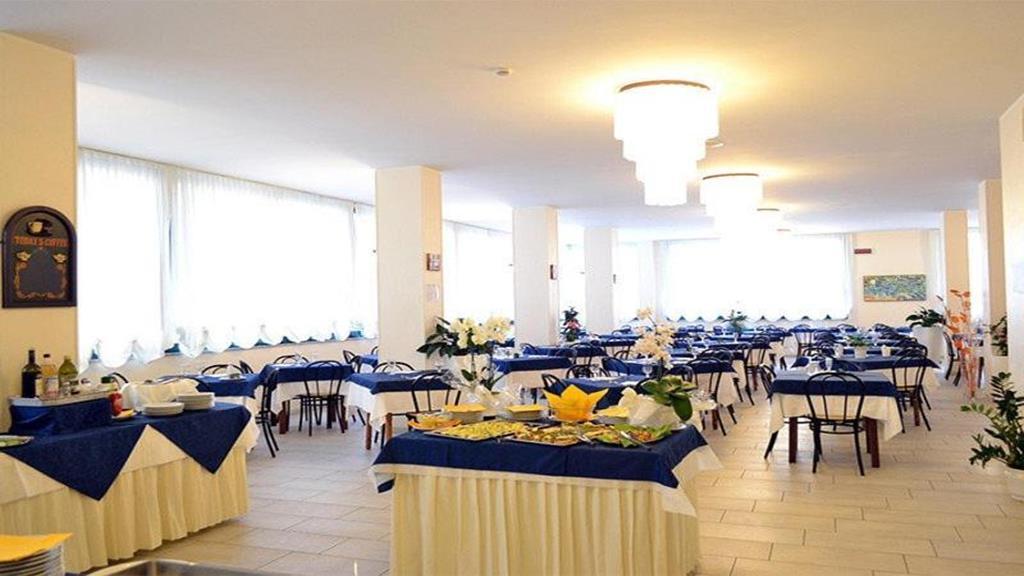 Hotel Baltic Мизано-Адриатико Экстерьер фото