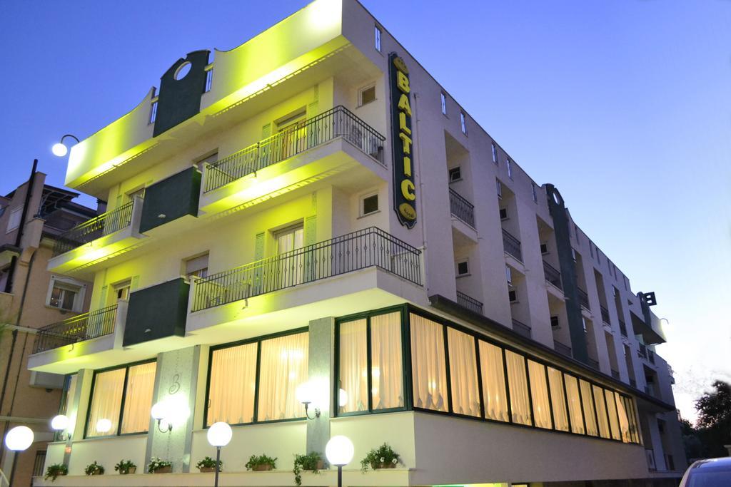Hotel Baltic Мизано-Адриатико Экстерьер фото